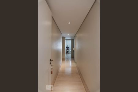 Casa à venda com 800m², 5 quartos e 10 vagasCorredor