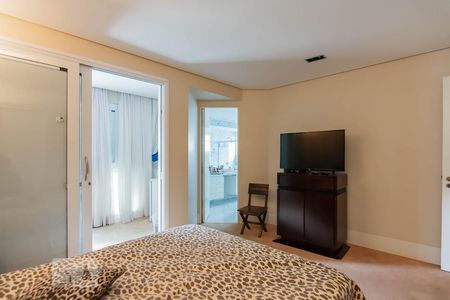 Casa à venda com 800m², 5 quartos e 10 vagasQuarto 4 Suíte