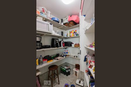 Casa à venda com 800m², 5 quartos e 10 vagasDespensa