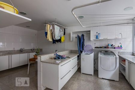 Casa à venda com 800m², 5 quartos e 10 vagasÁrea de Serviço Subbsolo