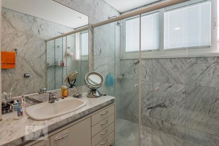 Casa à venda com 800m², 5 quartos e 10 vagasTorneira Banheiro Social