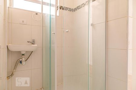 Banheiro de kitnet/studio para alugar com 1 quarto, 30m² em Bela Vista, São Paulo