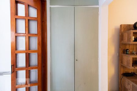Sala de casa à venda com 3 quartos, 200m² em Vila Firmiano Pinto, São Paulo