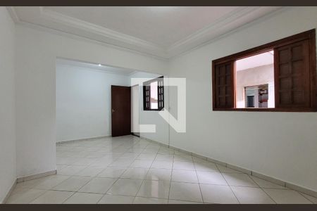 Casa à venda com 234m², 4 quartos e 3 vagasSuíte 2