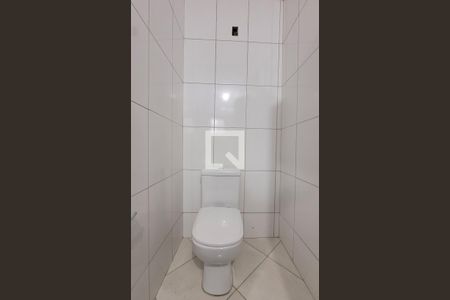 Casa à venda com 234m², 4 quartos e 3 vagasBanheiro da suíte 2