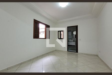 Casa à venda com 234m², 4 quartos e 3 vagasSuíte 2