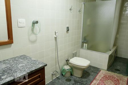 Casa à venda com 722m², 4 quartos e 5 vagasBanheiro Suíte 4