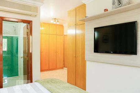 Casa à venda com 722m², 4 quartos e 5 vagasSuíte 2