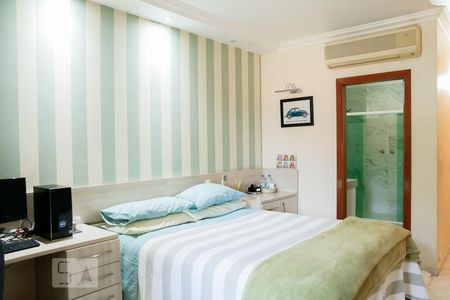 Casa à venda com 722m², 4 quartos e 5 vagasSuíte 2