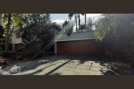 Casa à venda com 722m², 4 quartos e 5 vagasFachada