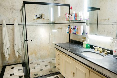 Casa à venda com 722m², 4 quartos e 5 vagasBanheiro Suíte 3