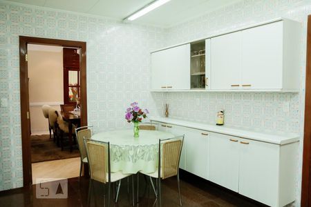 Casa à venda com 722m², 4 quartos e 5 vagasCozinha 1 