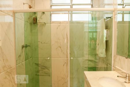 Casa à venda com 722m², 4 quartos e 5 vagasBanheiro Suíte 1