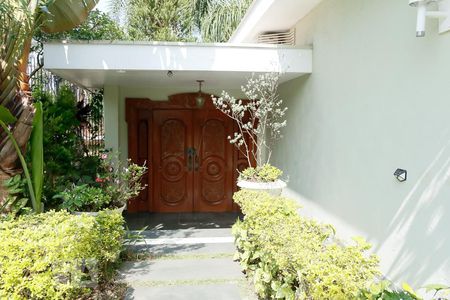 Casa à venda com 722m², 4 quartos e 5 vagasEntrada