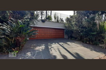 Casa à venda com 722m², 4 quartos e 5 vagasFachada