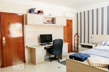 Casa à venda com 722m², 4 quartos e 5 vagasSuíte 1