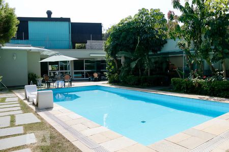 Casa à venda com 722m², 4 quartos e 5 vagasPiscina