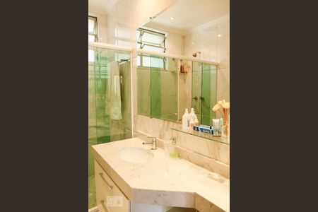 Casa à venda com 722m², 4 quartos e 5 vagasBanheiro Suíte 1