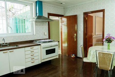 Casa à venda com 722m², 4 quartos e 5 vagasCozinha 1 