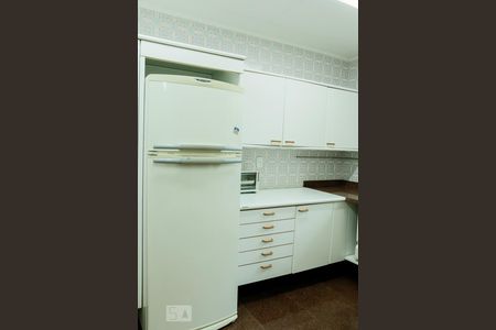 Casa à venda com 722m², 4 quartos e 5 vagasCozinha 1 