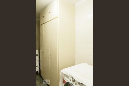 Casa à venda com 722m², 4 quartos e 5 vagasLavanderia