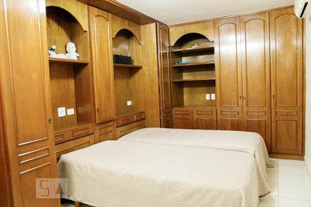 Casa à venda com 722m², 4 quartos e 5 vagasSuíte 4