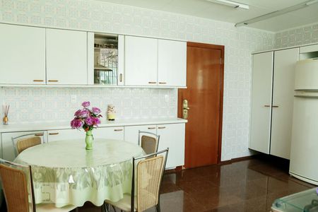 Casa à venda com 722m², 4 quartos e 5 vagasCozinha 1 