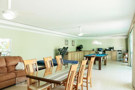 Casa à venda com 722m², 4 quartos e 5 vagasSalão de Festas