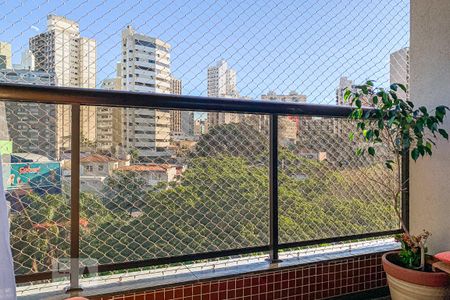 Sacada de apartamento para alugar com 3 quartos, 100m² em Cambuí, Campinas