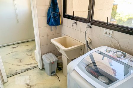 Apartamento para alugar com 100m², 3 quartos e 2 vagas Apartamento para alugar com 100m², 3 quartos e 2 vagasÁrea de Serviço