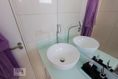 Apartamento à venda com 55m², 2 quartos e 1 vagaBanheiro da Suíte