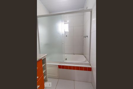 Casa de condomínio para alugar com 170m², 2 quartos e 3 vagasBanheiro da Suíte