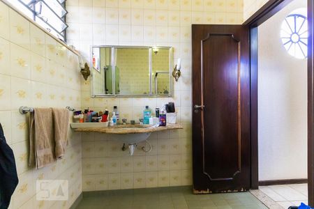 Casa para alugar com 400m², 6 quartos e 8 vagas Casa para alugar com 400m², 6 quartos e 8 vagasBanheiro da suíte 1