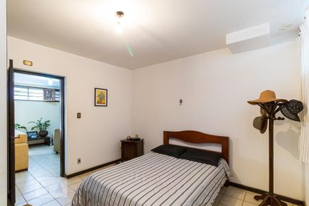 Casa para alugar com 400m², 6 quartos e 8 vagas Casa para alugar com 400m², 6 quartos e 8 vagasQuarto 2 - Suíte 2