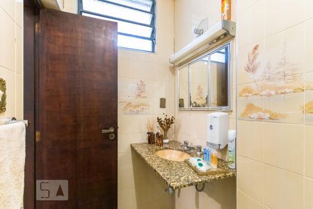 Casa para alugar com 400m², 6 quartos e 8 vagas Casa para alugar com 400m², 6 quartos e 8 vagasBanheiro da suíte 2