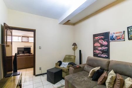 Casa para alugar com 400m², 6 quartos e 8 vagas Casa para alugar com 400m², 6 quartos e 8 vagasQuarto 6