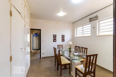 Casa para alugar com 400m², 6 quartos e 8 vagas Casa para alugar com 400m², 6 quartos e 8 vagasSala de jantar