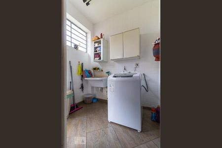 Casa para alugar com 400m², 6 quartos e 8 vagas Casa para alugar com 400m², 6 quartos e 8 vagasÁrea de serviço