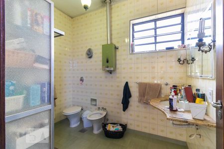 Casa para alugar com 400m², 6 quartos e 8 vagas Casa para alugar com 400m², 6 quartos e 8 vagasBanheiro da suíte 1