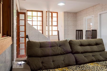 Sala de casa à venda com 5 quartos, 450m² em Estância Velha, Canoas