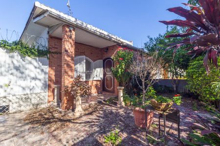 Casa à venda com 400m², 4 quartos e sem vaga Casa à venda com 400m², 4 quartos e sem vagaFachada
