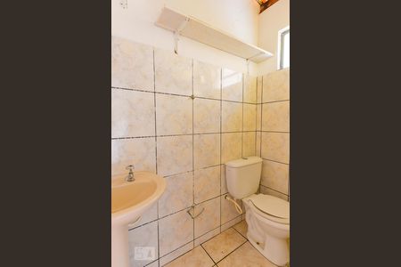 Casa à venda com 106m², 3 quartos e 1 vaga Casa à venda com 106m², 3 quartos e 1 vagaBanheiro Quintal