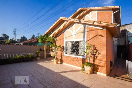 Casa à venda com 182m², 3 quartos e 2 vagas Casa à venda com 182m², 3 quartos e 2 vagasFachada