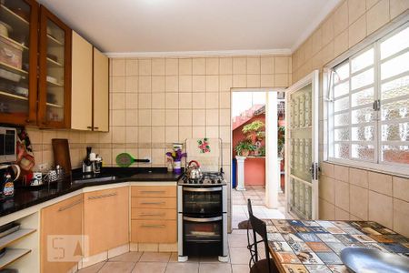 Casa à venda com 182m², 3 quartos e 2 vagas Casa à venda com 182m², 3 quartos e 2 vagasCozinha