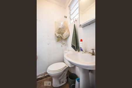 Casa à venda com 182m², 3 quartos e 2 vagas Casa à venda com 182m², 3 quartos e 2 vagasBanheiro de Serviço