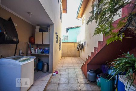 Casa à venda com 182m², 3 quartos e 2 vagas Casa à venda com 182m², 3 quartos e 2 vagasÁrea de serviço