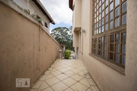 Casa à venda com 380m², 5 quartos e 5 vagas Casa à venda com 380m², 5 quartos e 5 vagasCorredor
