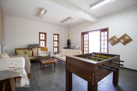 Casa à venda com 380m², 5 quartos e 5 vagas Casa à venda com 380m², 5 quartos e 5 vagasSala de Jogos
