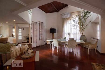 Sala de casa à venda com 5 quartos, 380m² em Parque dos Príncipes, São Paulo