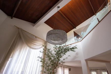 Casa à venda com 380m², 5 quartos e 5 vagas Casa à venda com 380m², 5 quartos e 5 vagasDetalhe Quarto 1